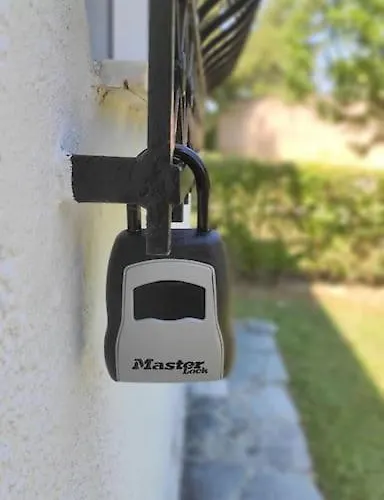 Sun 'n Sand, Dream It In