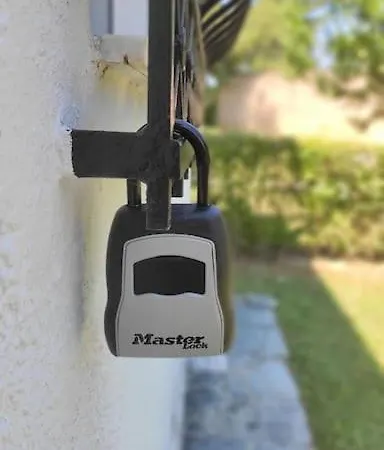 Sun 'n Sand, Dream It In